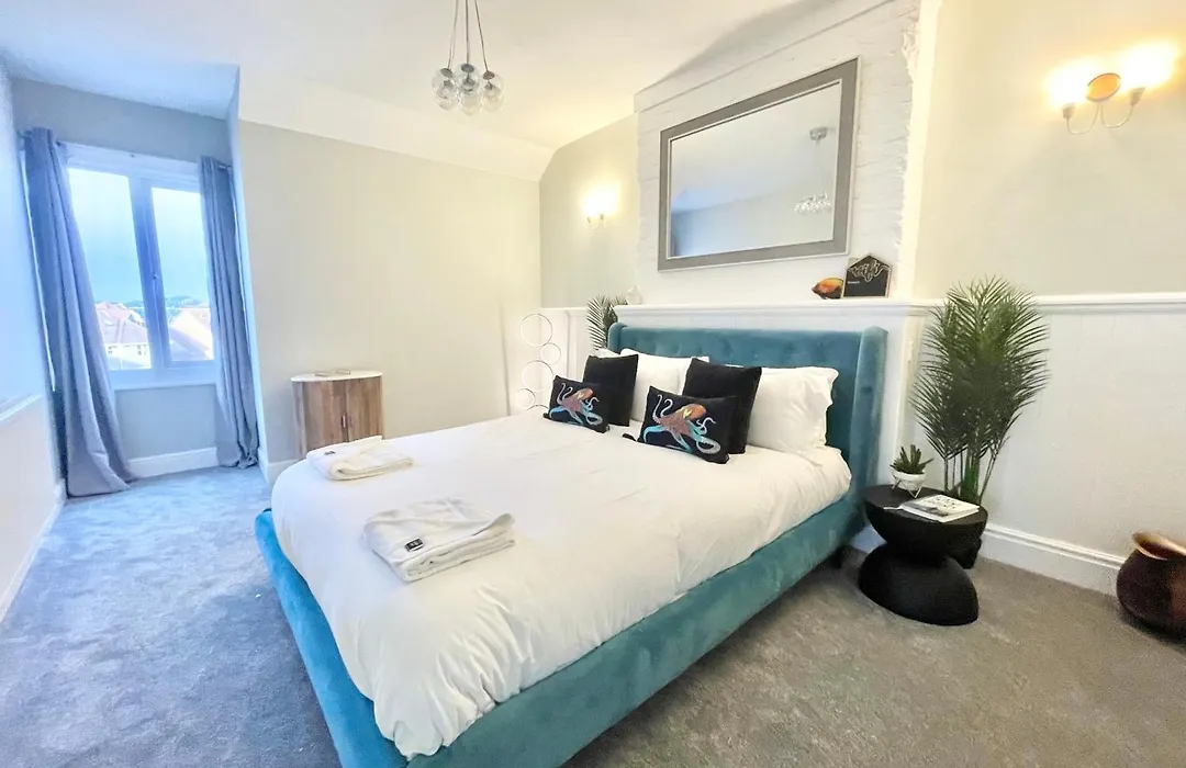 Coastline Retreats - Underwater Apartment - 2 Minutes From The Beach -Netflix-1