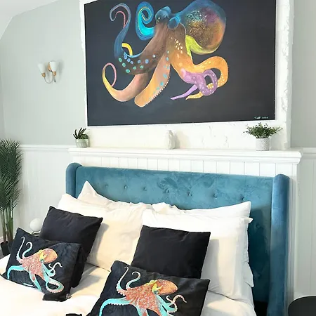 Coastline Retreats - Underwater Apartment - 2 Minutes From The Beach -Netflix-2